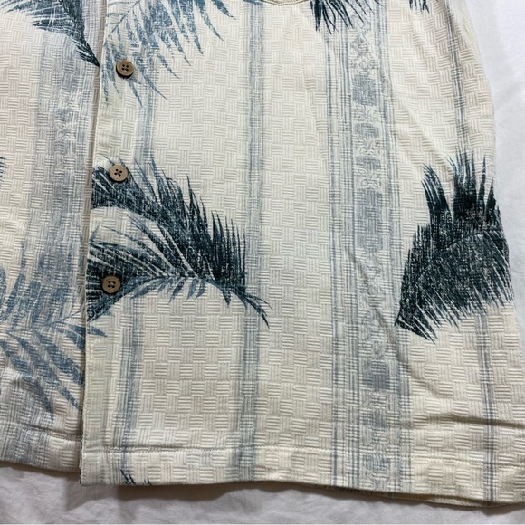 Paradise Shores Hawaiian Men’s Shirt Button Down Short Sleeve Palms print Shirt - Picture 8 of 8